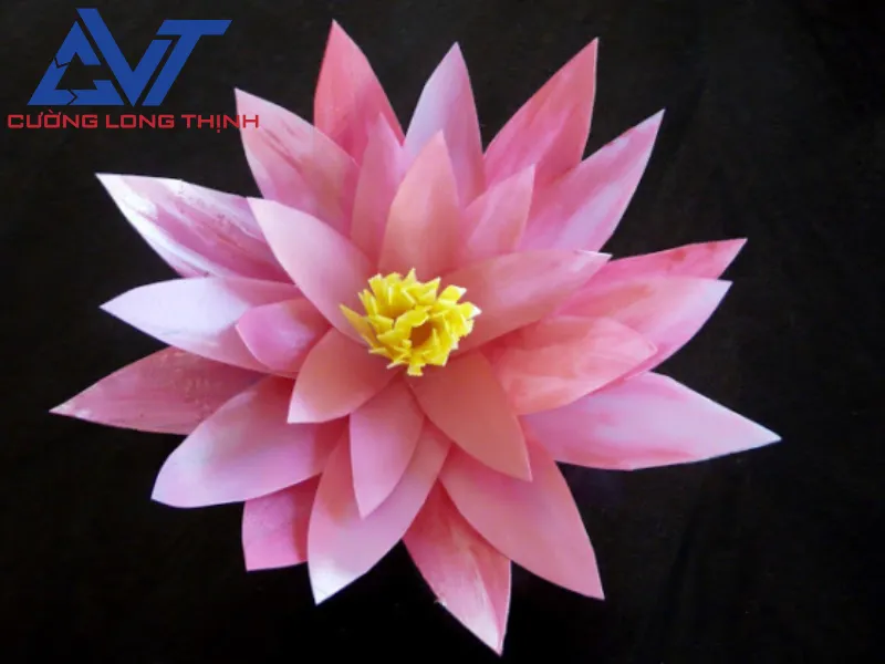 Cách làm hoa từ phế liệu nhựa tái chế Cách làm hoa từ phế liệu nhựa tái chế