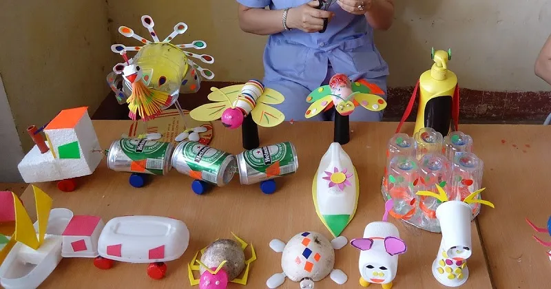 làm đồ dùng dạy học từ vật liệu phế thải